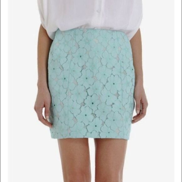 Diane von Furstenberg "Clyde" Lace Mini Skirt Sz 8 - Picture 1 of 8
